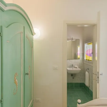 Elegant Ea Bianca 2 Bedroom Sleeps 6 Extra Bed Available No0715