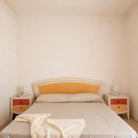 Elegant Ea Bianca 2 Bedroom Sleeps 6 Extra Bed Available No0715 * Cala Bitta