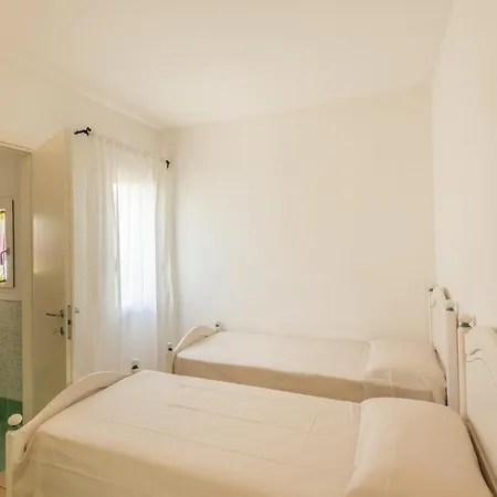 Elegant Ea Bianca 2 Bedroom Sleeps 6 Extra Bed Available No0715 아파트