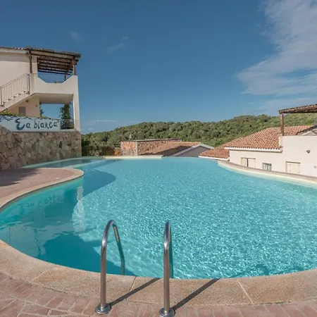 Elegant Ea Bianca 2 Bedroom Sleeps 6 Extra Bed Available No0715 * Cala Bitta